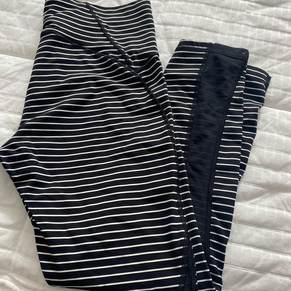 Like new Lululemon Leggings size 10